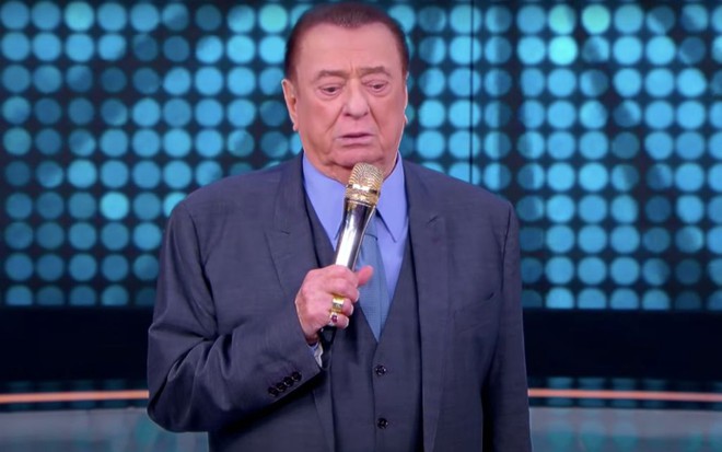 O apresentador Raul Gil no Programa Raul Gil, no SBT
