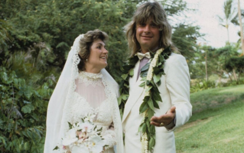 Sharon e Ozzy Osbourne no dia do casamento deles em 1982