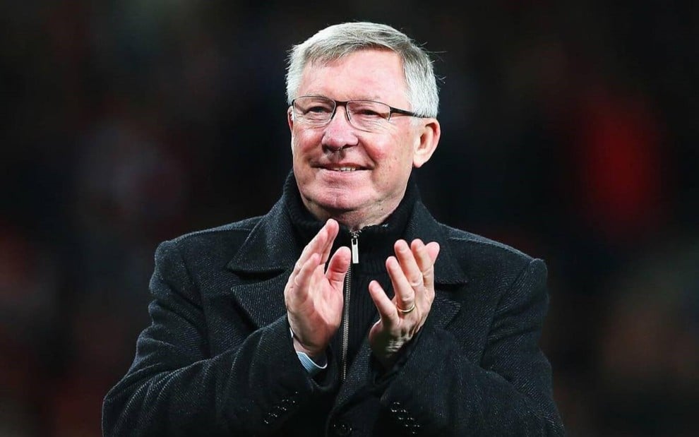 Sir Alex Ferguson aplaudindo