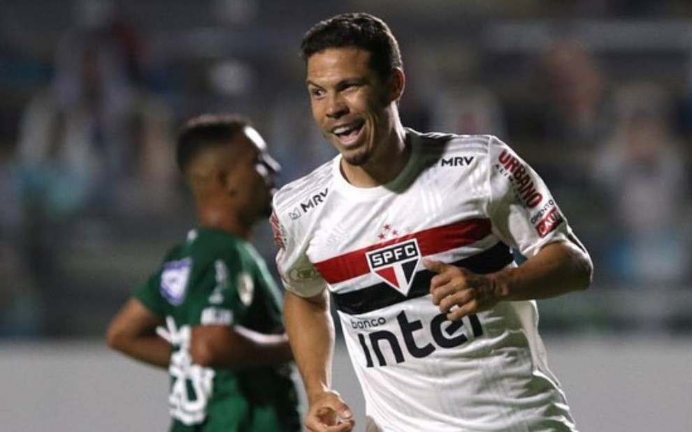 Assistir TV online: jogo do São Paulo x Goiás ao vivo neste sábado