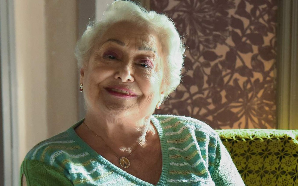 Suely Franco interpretando Marlene em A Dona do Pedaço, novela das nove exibida em 2019