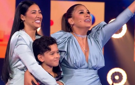 Simaria e Simone comemoram escolha do candidato Vinne Ramos na estreia do The Voice Kids 2020