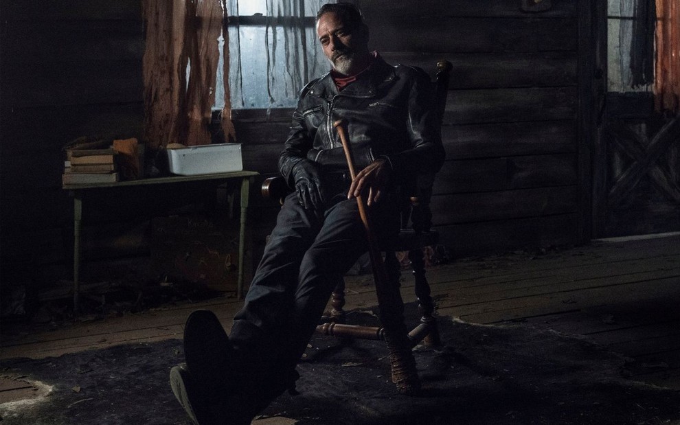 Jeffrey Dean Morgan em cena da 10ª temporada de The Walking Dead