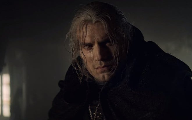 Superman no cinema, Henry Cavill vive o protagonista do drama fantasioso The Witcher, na Netflix