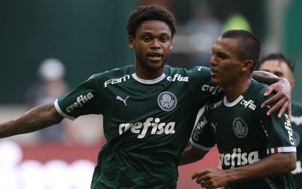 Luiz Adriano e Gabriel Veron comemoram gol do Palmeiras, que estreia hoje (4) na Libertadores, contra o Tigre