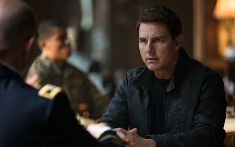 Tom Cruise em cena de Jack Reacher - Sem Retorno