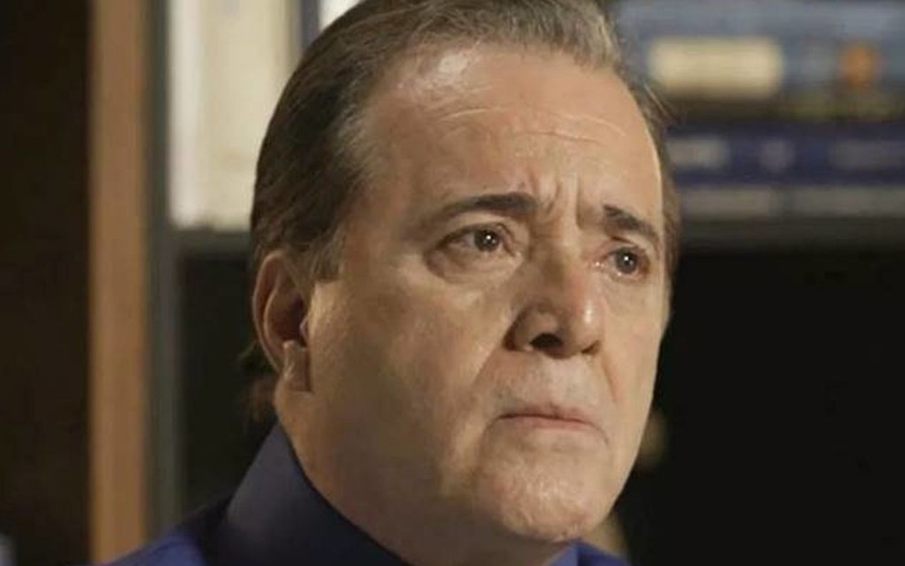 Tony Ramos com expressão dramática em cena como Olavo na novela O Sétimo Guardião (2018)