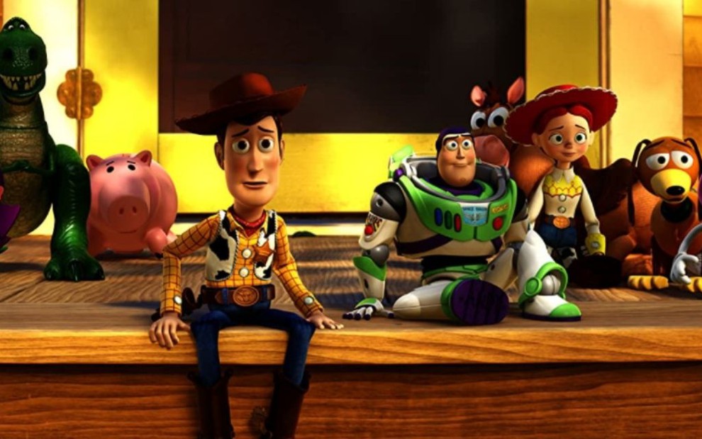 Woody, Buzz e seus amigos se despedem de Andy em cena de Toy Story 3