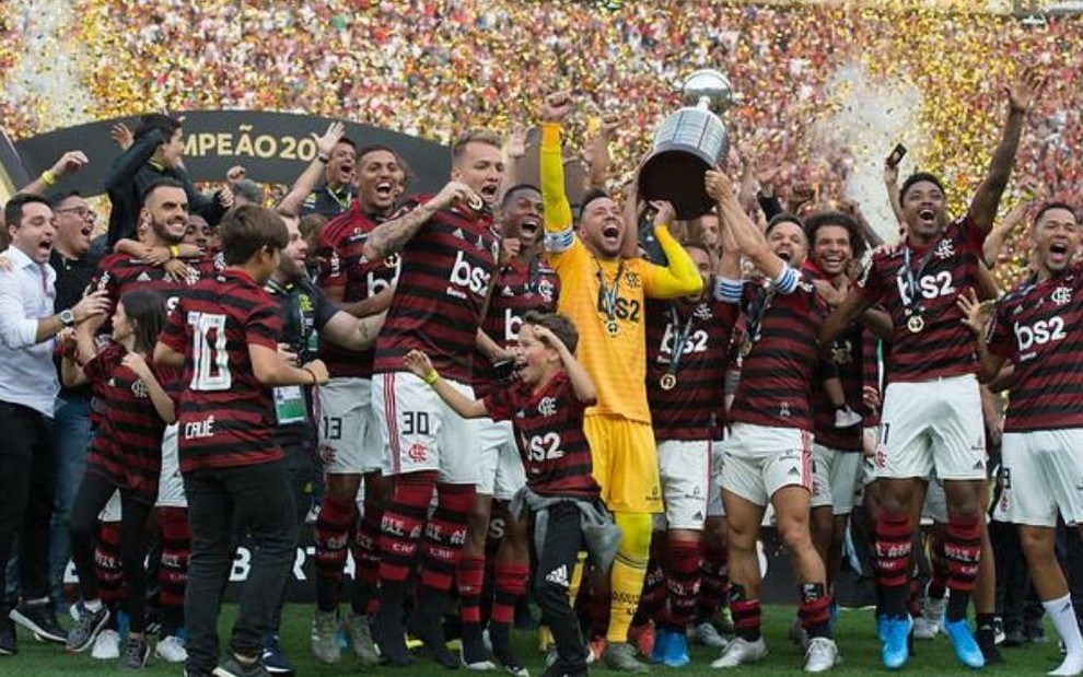 Imagem do Flamengo comemorando a conquista da Libertadores em 2019