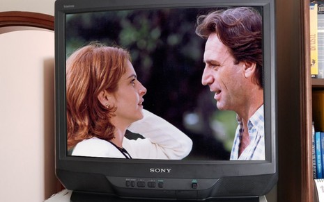 TV de tela plana da Sony com imagem da novela Era Uma Vez...