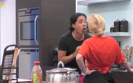 Reprodução de imagem de Pedro Soá e Teresa durante discussão no Big Brother de Portugal