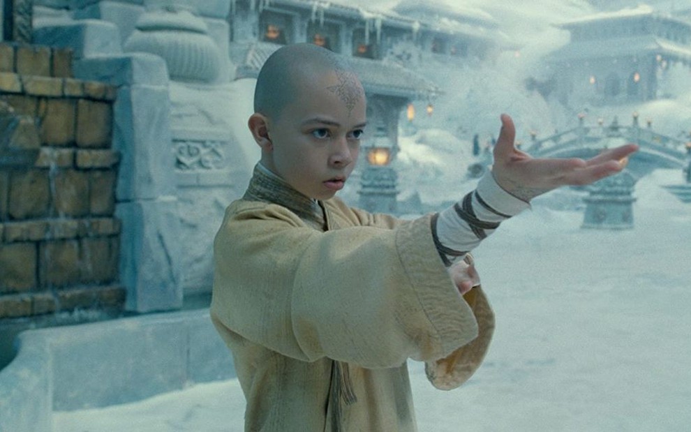 Noah Ringer como Aang em cena de O Último Mestre do Ar (2010)