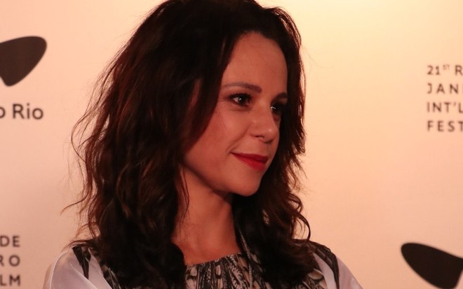 A atriz Vanessa Gerbelli de perfil, durante o festival de cinema do Rio de Janeiro, no fim do ano passado