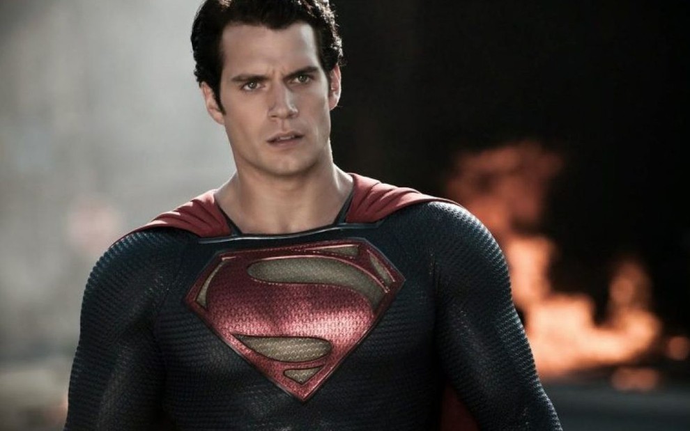 O ator Henry Cavill em cena como Superman