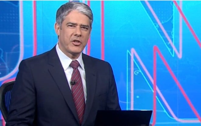 Imagem do âncora William Bonner no estúdio do Jornal Nacional