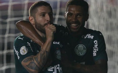Zé Rafael comemora gol pelo Palmeiras com Wesley em duelo do Brasileirão
