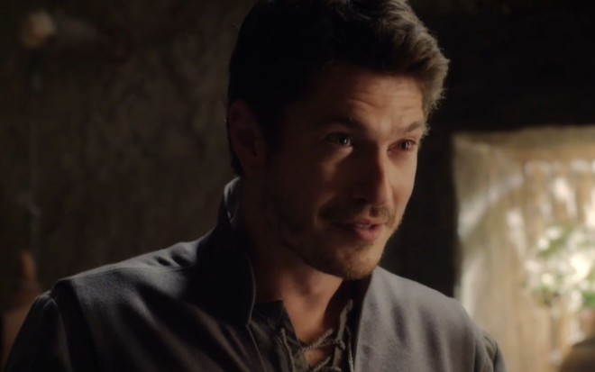 Caio Paduan em cena como Abinadabe na novela Reis