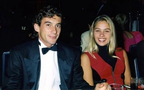 Ayrton Senna e Adriane Galisteu em uma aparição pública em 1994