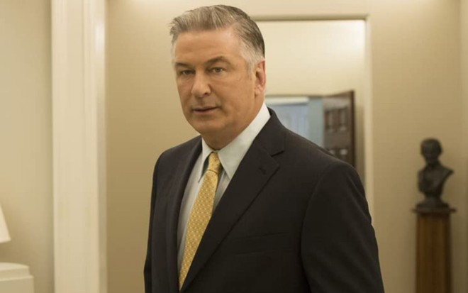 Alec Baldwin na minissérie The Looming Tower