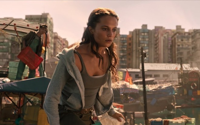 Alicia Vikander em cena de Tomb Raider - A Origem