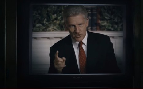 Clive Owen como Bill Clinton em cena da terceira temporada de American Crime Story