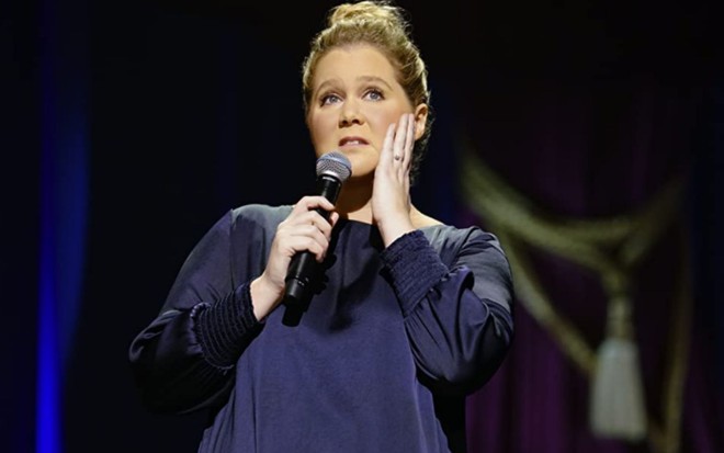 Amy Schumer em foto do especial Amy Schumer: Growing, da Netflix