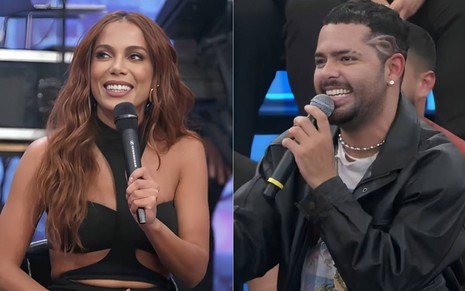 Anitta e Pedro Sampaio no palco do Altas Horas, com o microfone nas mãos, sorrindo
