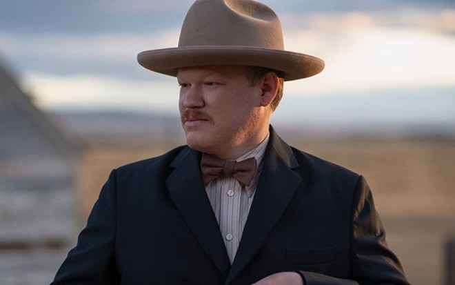 Jesse Plemons em cena de Ataque dos Cães