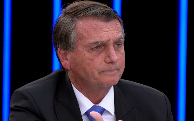 Renata Vasconcellos, Jair Bolsonaro e William Bonner em entrevista no Jornal Nacional