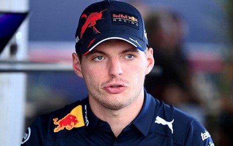 Max Verstappen em entrevista para a Red Bull corrida pela Fórmula 1
