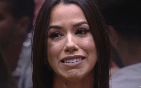 Larissa Tomásia chora na noite de eliminação do BBB 22, da Globo
