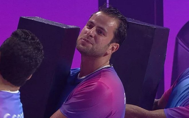Imagem de Gustavo Marsengo durante Prova do Líder de resistência no BBB 22