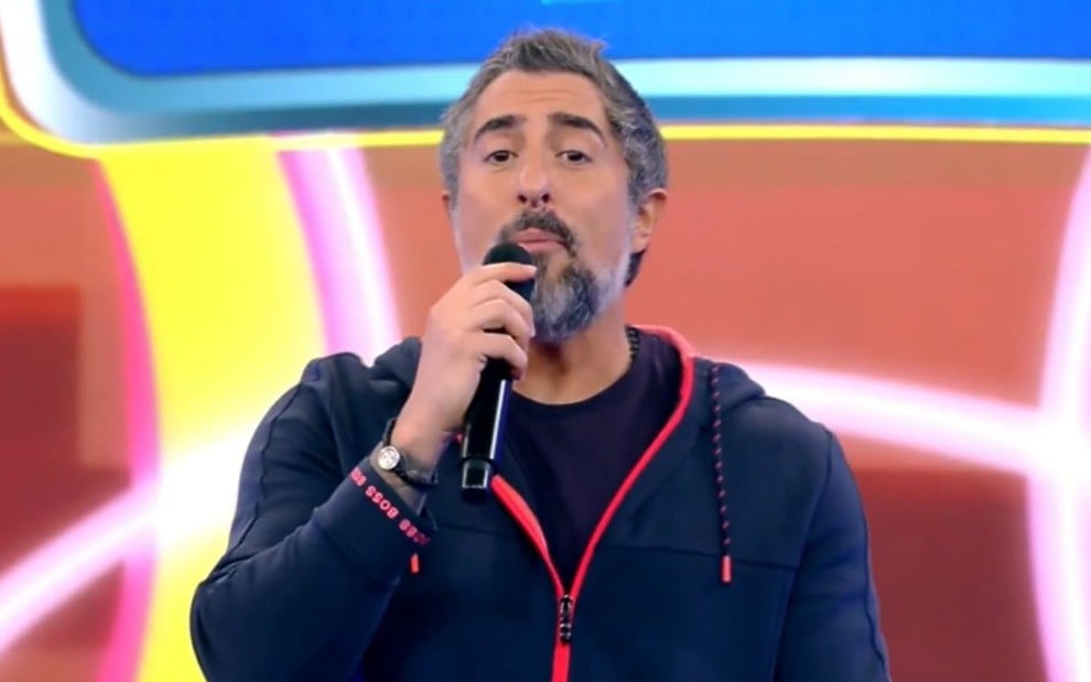 Imagem de Marcos Mion apresentando o Caldeirão