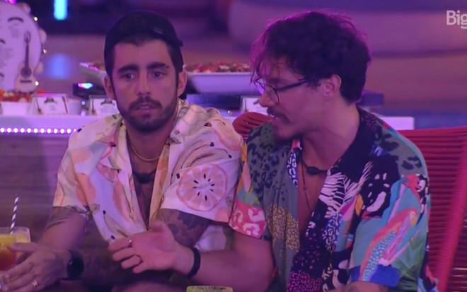 Imagem de Pedro Scooby (à esq.) e Eliezer Netto em festa no BBB 22