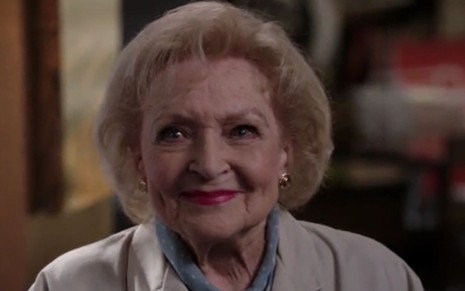 Betty White em cena da série Bones