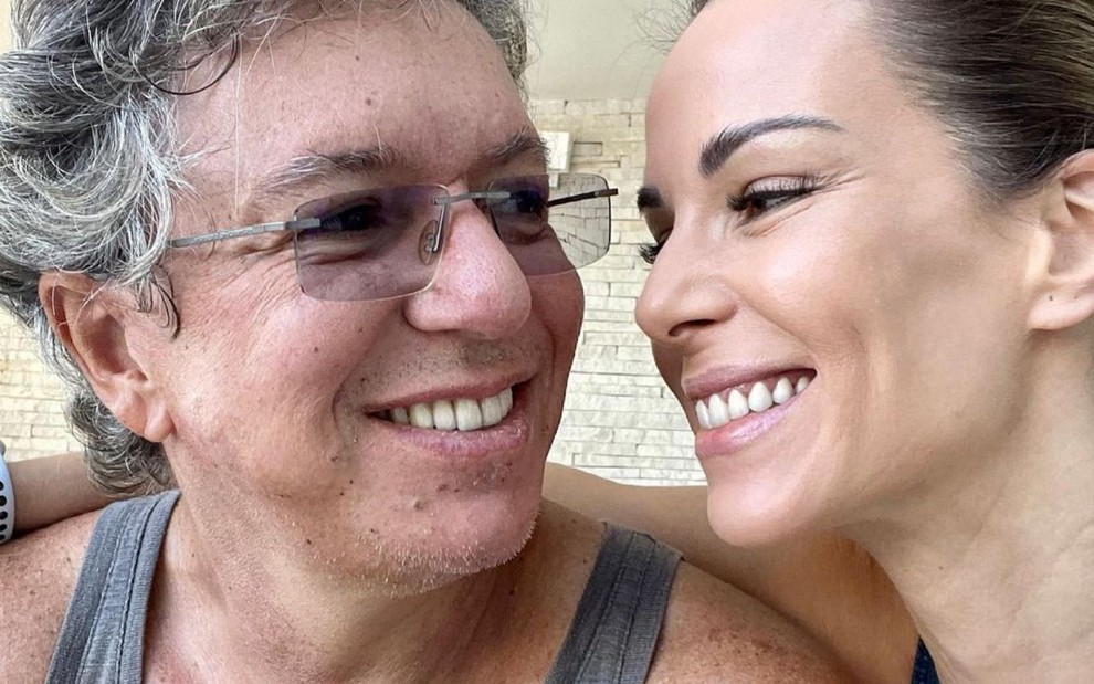 Boninho e Ana Furtado em foto para o Instagram em junho de 2021