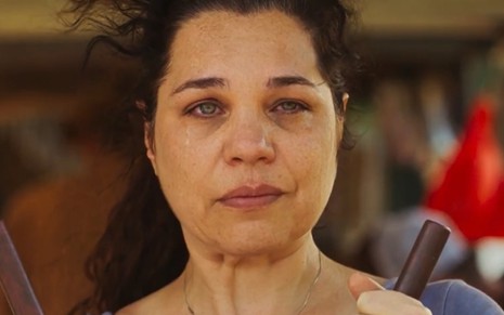 Isabel Teixeira grava cena como Maria Bruaca em Pantanal