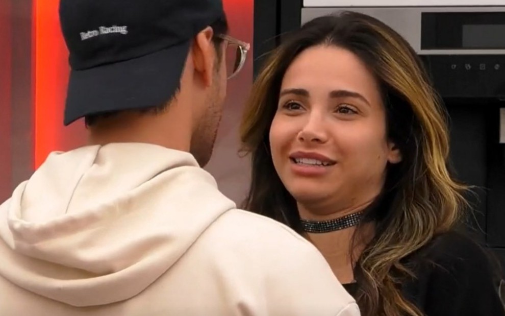 Bruna Gomes discute relação com o piloto Bernardo Sousa no Big Brother Famosos, em Portugal
