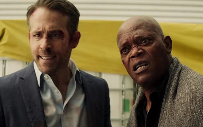 Ryan Reynolds e Samuel L. Jackson em cena de Dupla Explosiva 2: E a Primeira-Dama do Crime