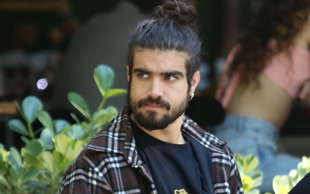 Caio Castro no bairro dos Jardins, em São Paulo, em 17 de julho de 2021