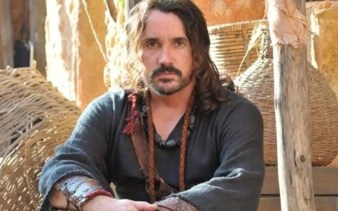 O ator Caio Junqueira caracterizado como seu personagem em José do Egito, da Record