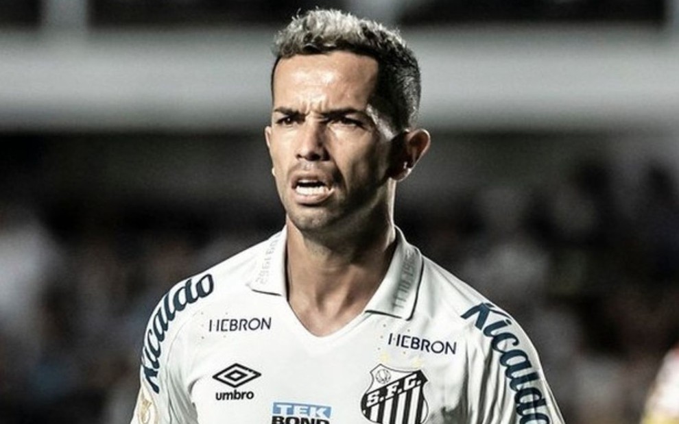 Santos x Goiás AO VIVO: saiba onde assistir ao jogo do Brasileirão