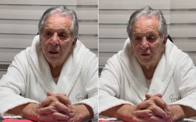 O humorista Carlos Alberto de Nóbrega em duas fotos, ambas de roupão e com feição desolada