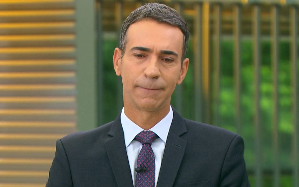 César Tralli no comando do Jornal Hoje desta quinta (5), na Globo