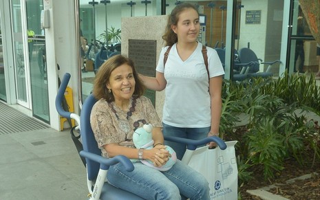 Claudia Rodrigues e Iza Hieatt no Hospital Israelita Albert Einstein em fevereiro de 2020