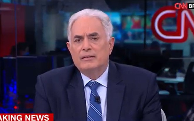 William Waack fala na bancada da CNN Brasil