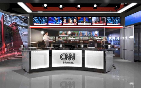 Foto dos estúdios da CNN Brasil, vazio, com a Redação ao fundo