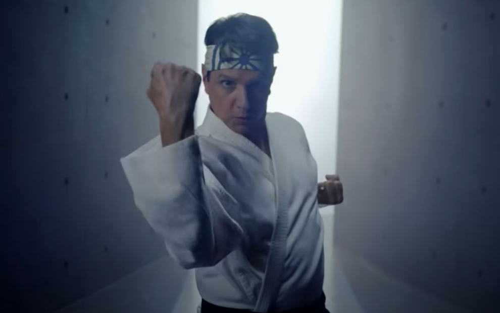 Cobra Kai atualiza Karatê Kid e se torna série mais vista da Netflix