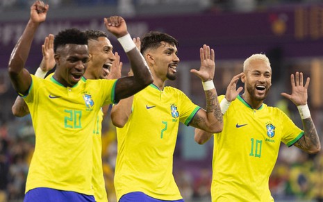 Vini Jr, Raphinha, Lucas Paquetá e Neymar comemoram gol do Brasil na Copa do Mundo