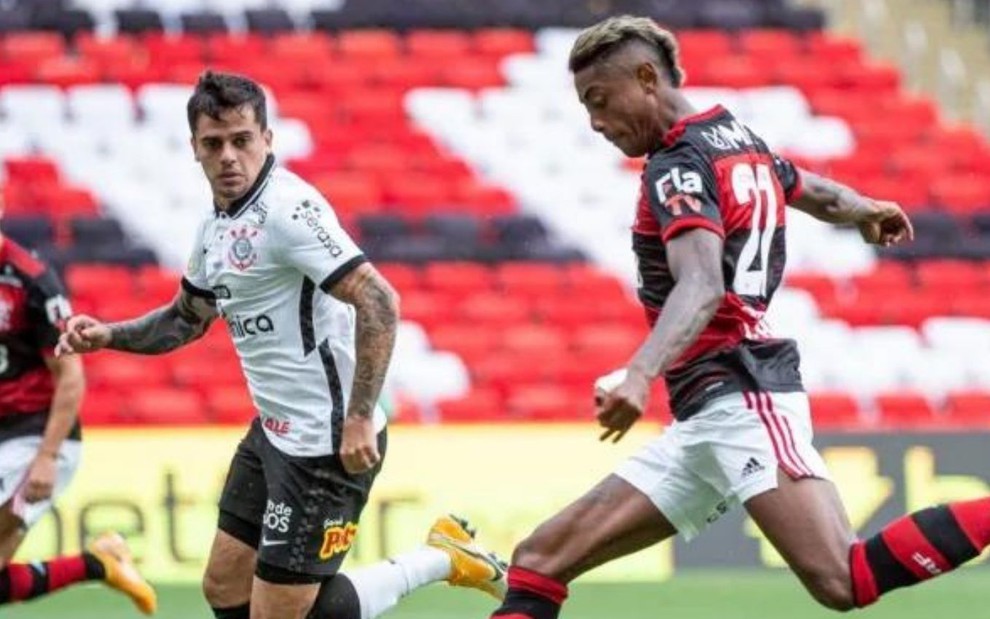Fagner marca Bruno Henrique em jogo Corinthians x Flamengo no Maracanã